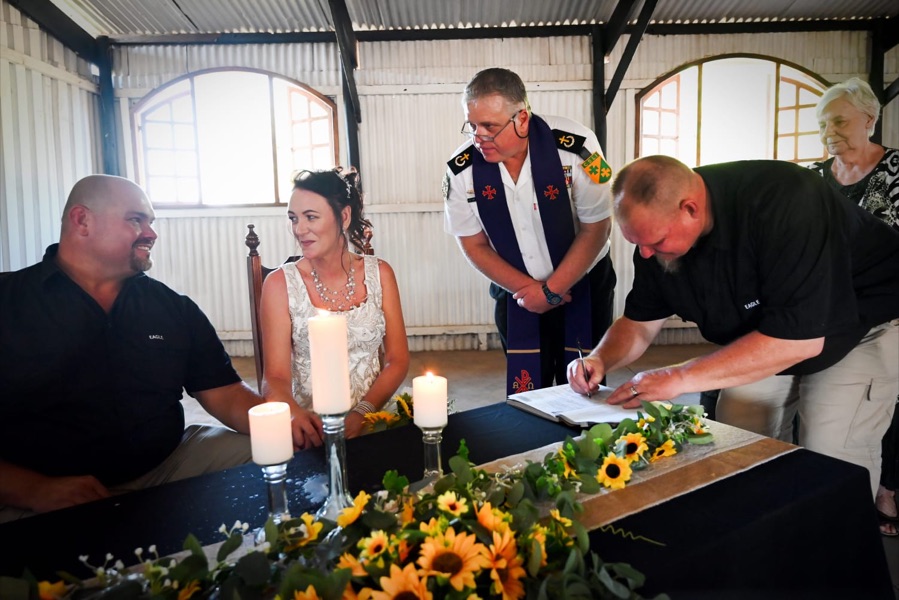 Wedding ceremony by Dr. Gerrit Rademeyer in Warden